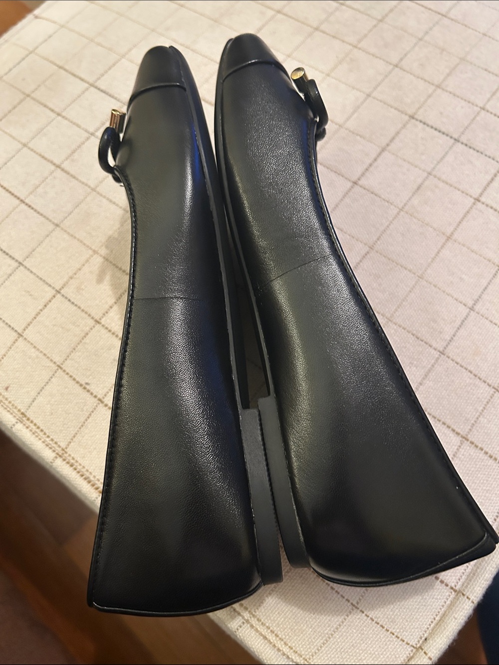 Vionic Klara Black Leather Ballet Flats with Bow and Gold Accents/Brand New - Picture 6 of 8